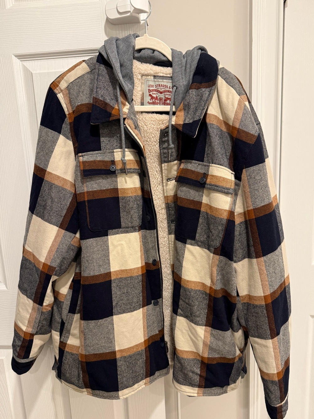 NWOT Levi’s Plaid Sherpa Lined Hoodie Jacket